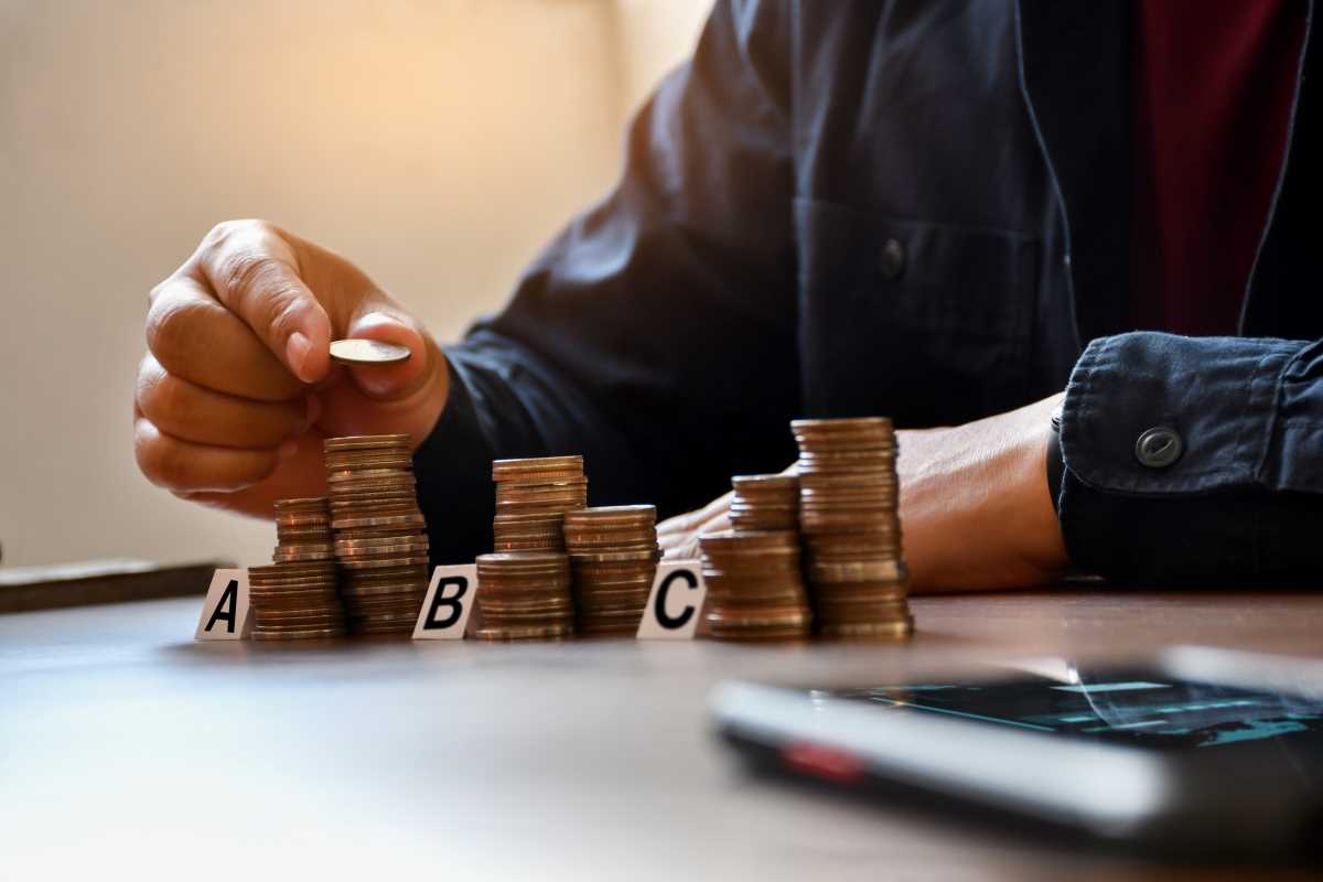 How to Harness Dividend Reinvestment Plans for Compounding Gains